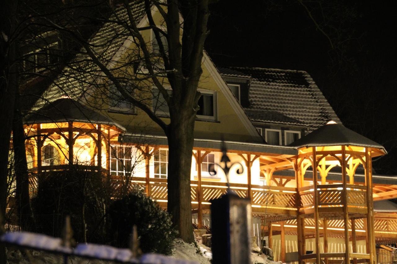 Felsenkeller Coppenbruegge Hotel Exterior photo